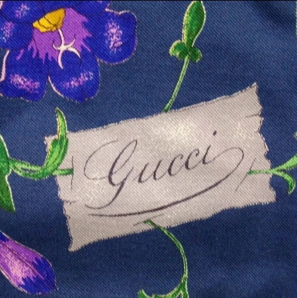 Gucci Printed Floral Silk Scarf - Picture 2 of 4